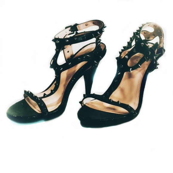 NWOB Kenneth Cole Reaction studded Heels - Picture 3 of 7